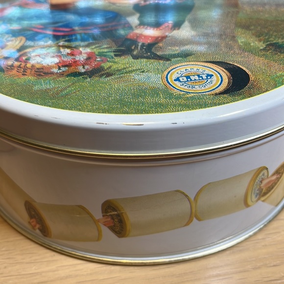 98 Vintage Wooden Spools of Thread and a Vintage Coats and Clark Tin - Picture 6 of 6